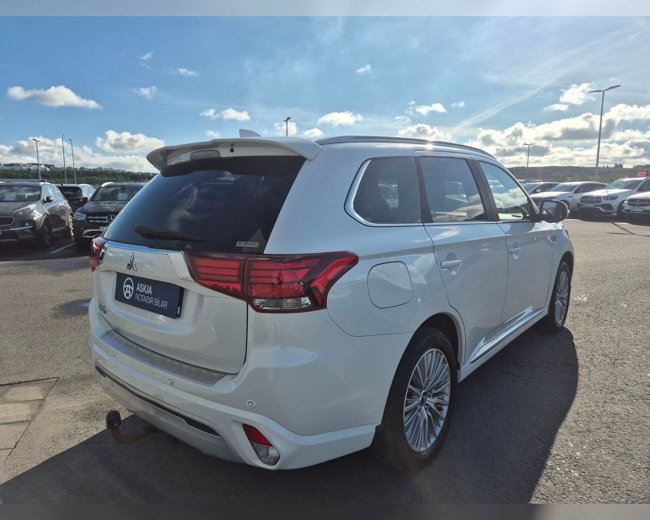 MITSUBISHI OUTLANDER INSTYLE PHEV