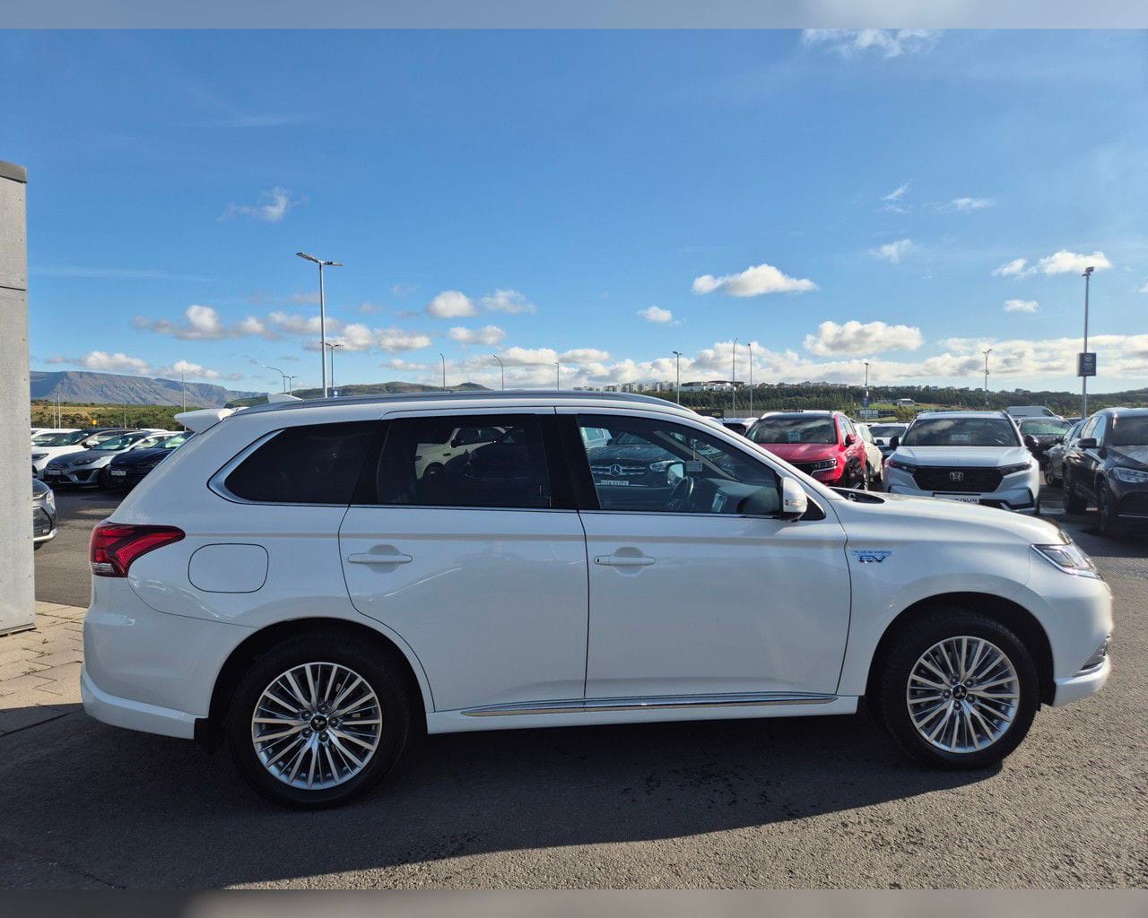 MITSUBISHI OUTLANDER INSTYLE PHEV