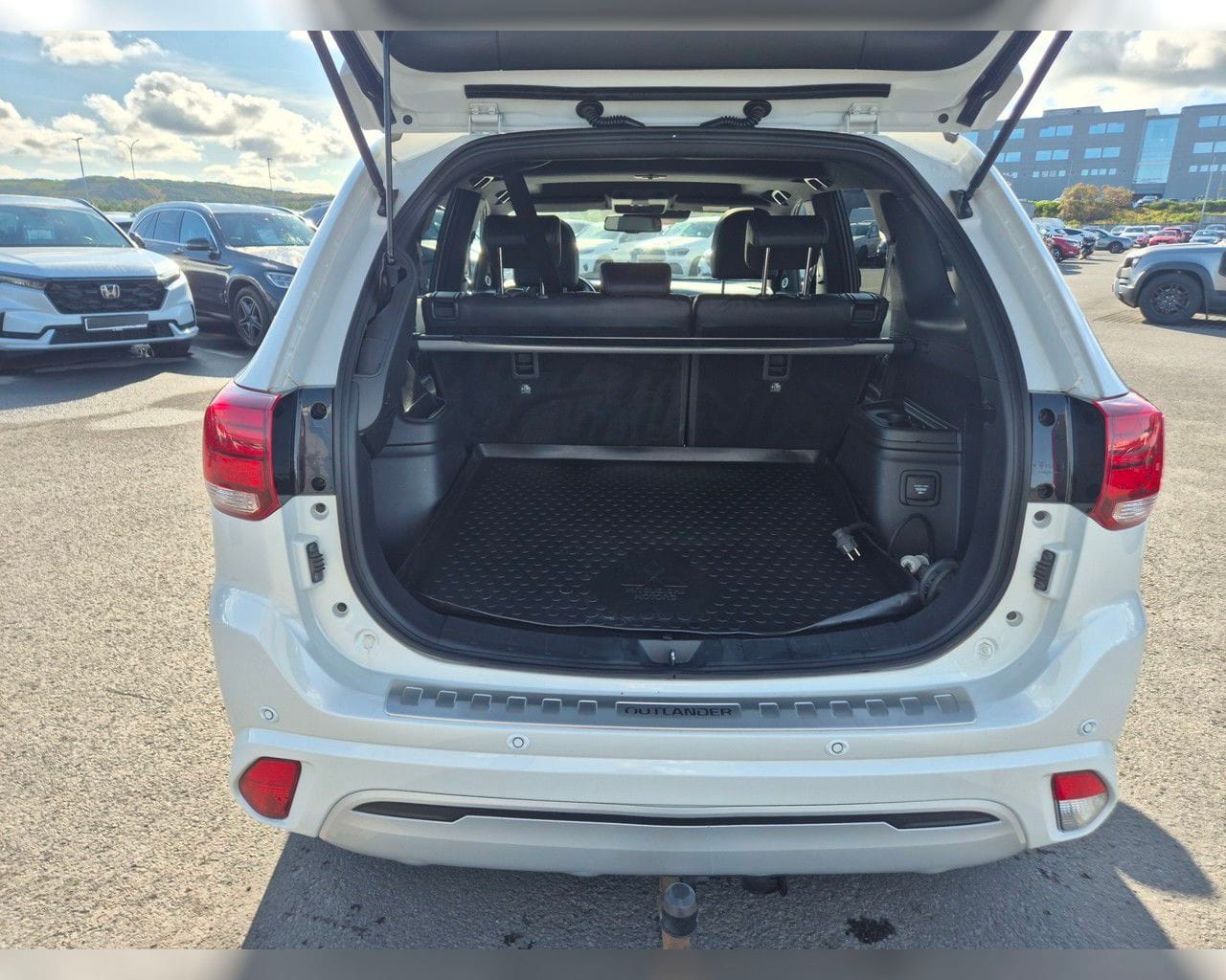 MITSUBISHI OUTLANDER INSTYLE PHEV