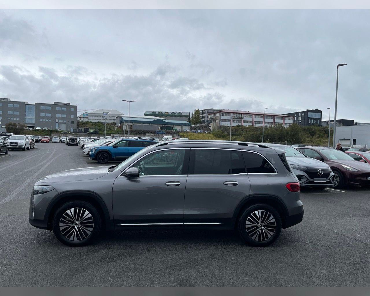 MERCEDES-BENZ EQB 300 4MATIC PROGRESSIVE