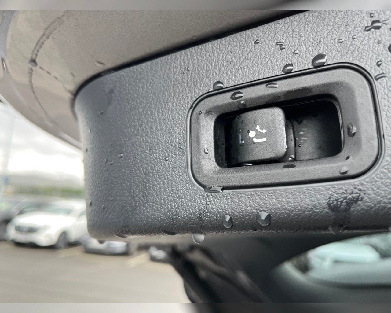 MERCEDES-BENZ EQB 300 4MATIC PROGRESSIVE