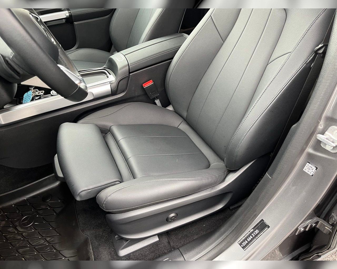 MERCEDES-BENZ EQB 300 4MATIC PROGRESSIVE