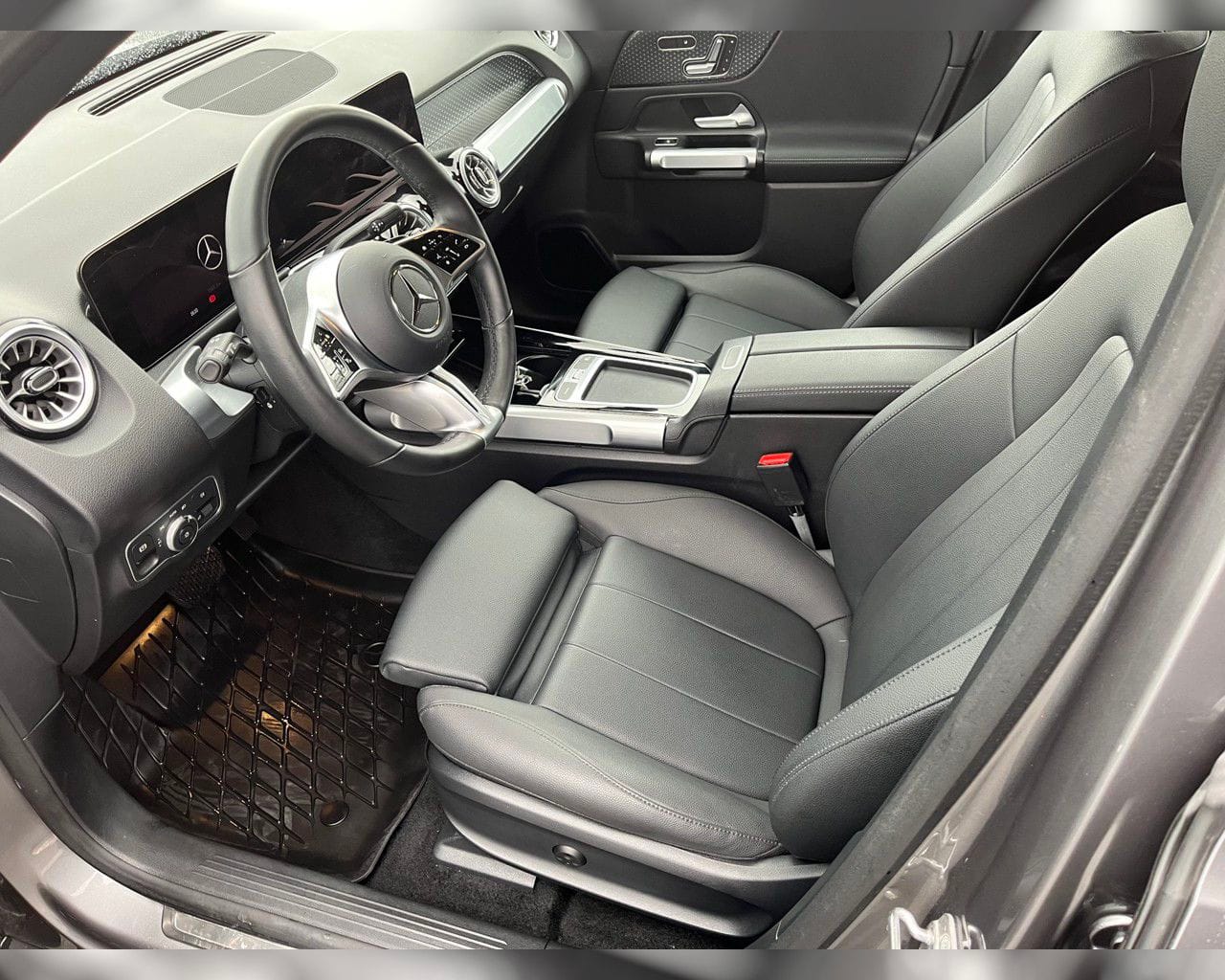 MERCEDES-BENZ EQB 300 4MATIC PROGRESSIVE