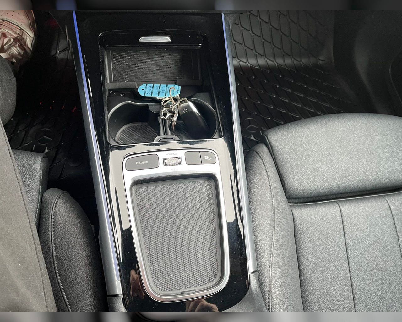 MERCEDES-BENZ EQB 300 4MATIC PROGRESSIVE