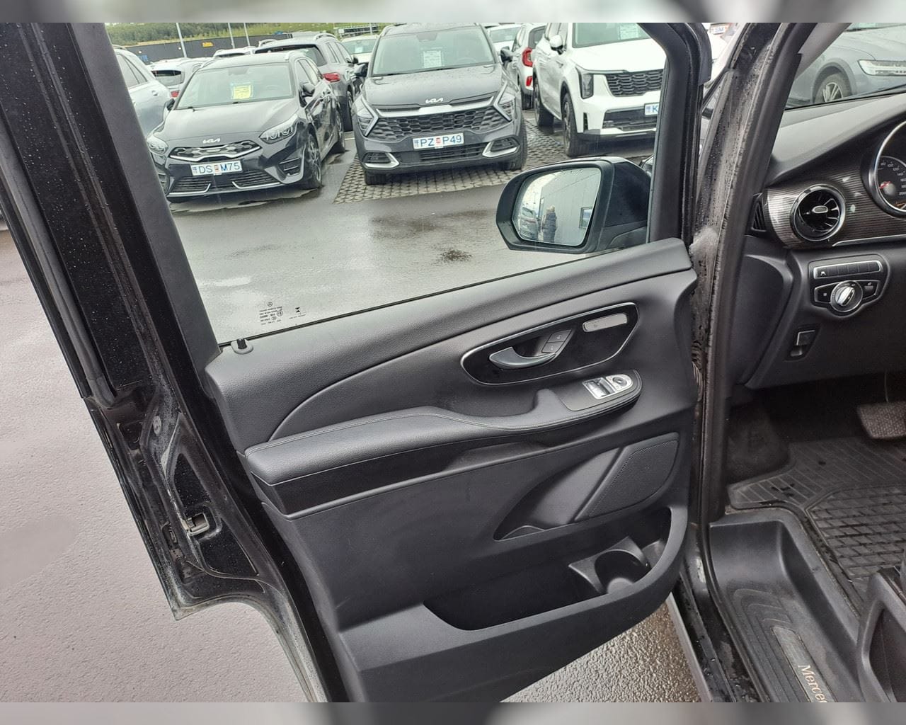 MERCEDES-BENZ EQV PROGRESSIVE LANGUR