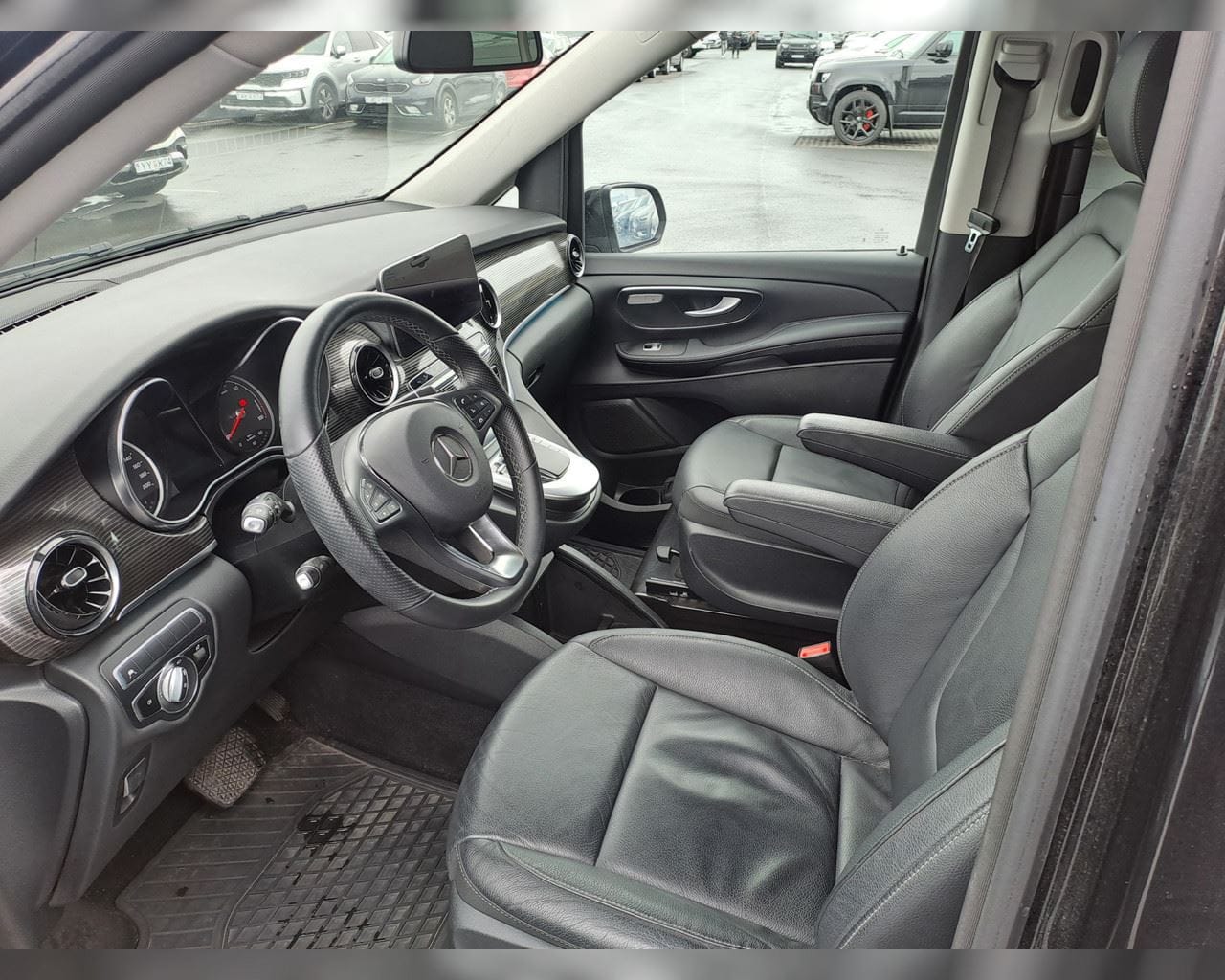 MERCEDES-BENZ EQV PROGRESSIVE LANGUR