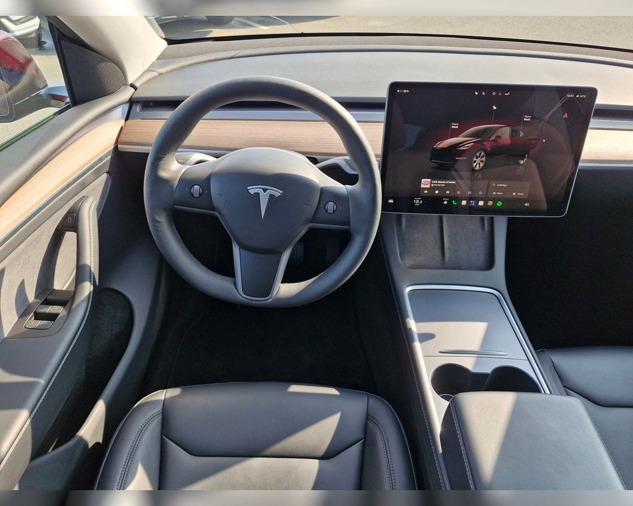 TESLA MODEL Y SR