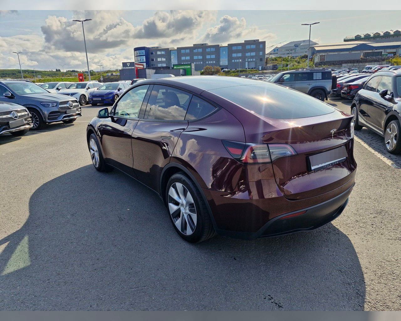 TESLA MODEL Y SR