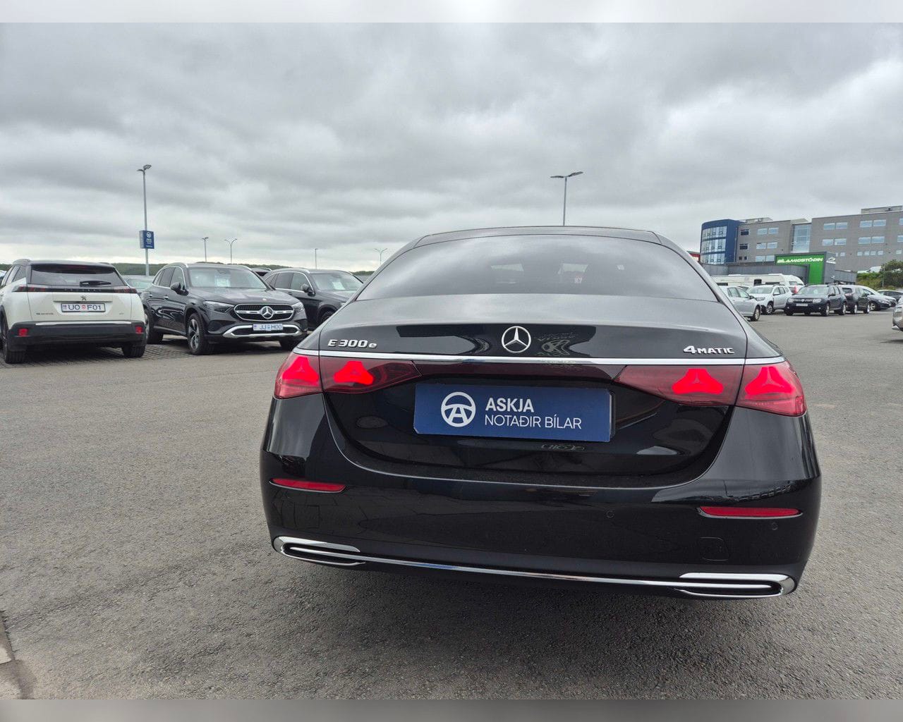 MERCEDES-BENZ E 300 4MATIC PROGRESSIVE