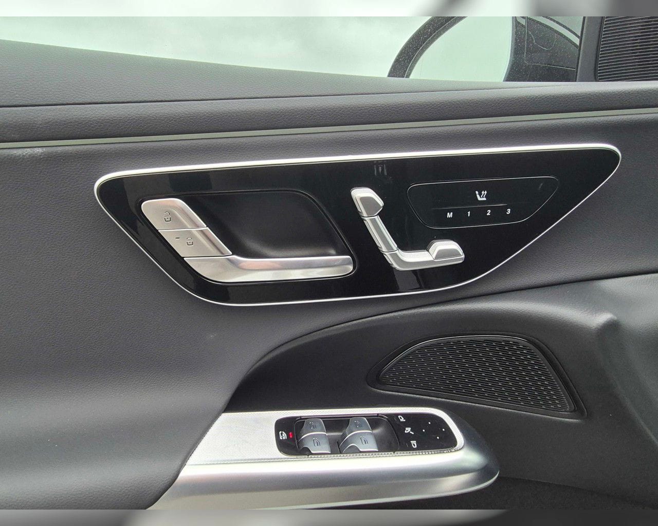MERCEDES-BENZ E 300 4MATIC PROGRESSIVE