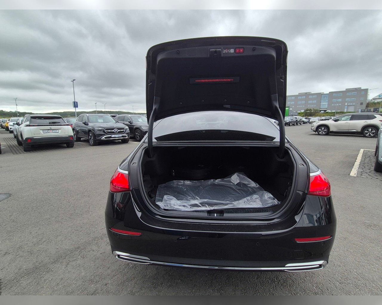 MERCEDES-BENZ E 300 4MATIC PROGRESSIVE