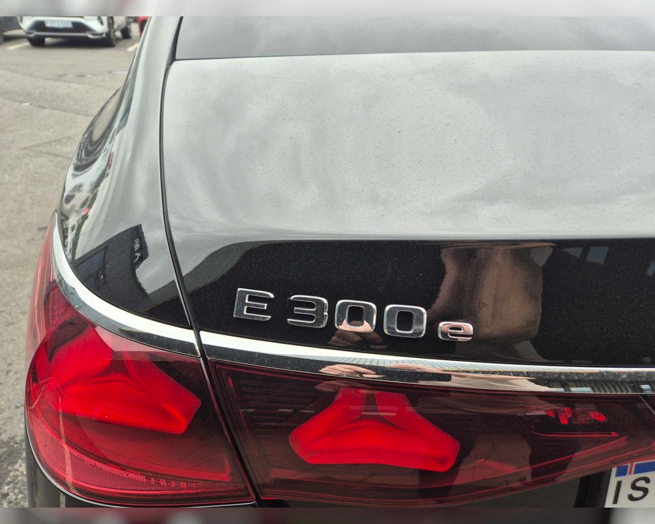 MERCEDES-BENZ E 300 4MATIC PROGRESSIVE