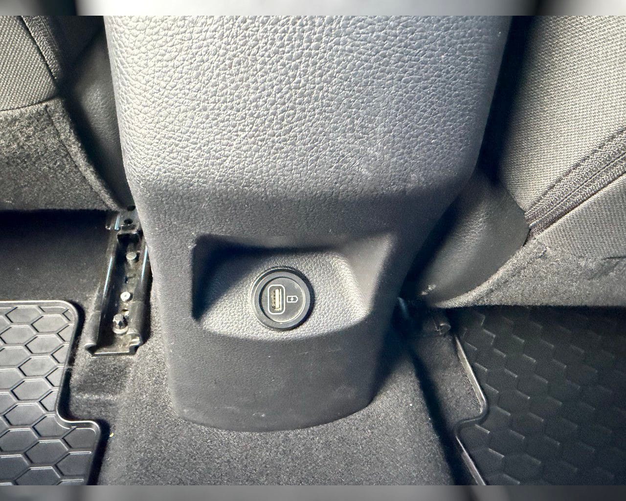 KIA STONIC URBAN