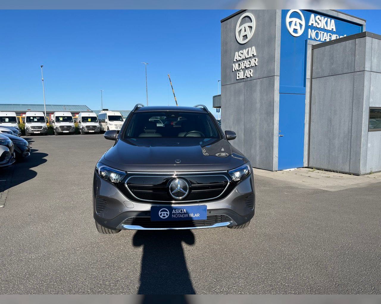 MERCEDES-BENZ EQB 300 4MATIC PROGRESSIVE