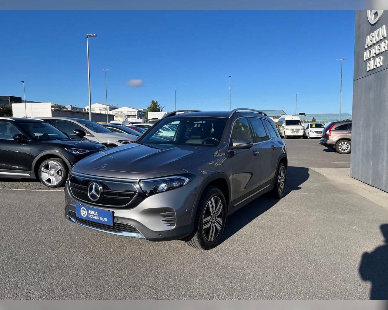 MERCEDES-BENZ EQB 300 4MATIC PROGRESSIVE