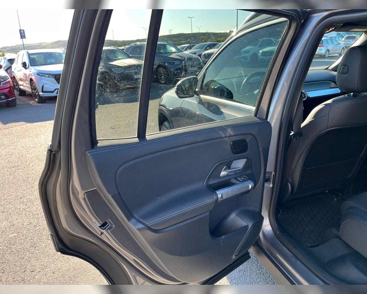 MERCEDES-BENZ EQB 300 4MATIC PROGRESSIVE