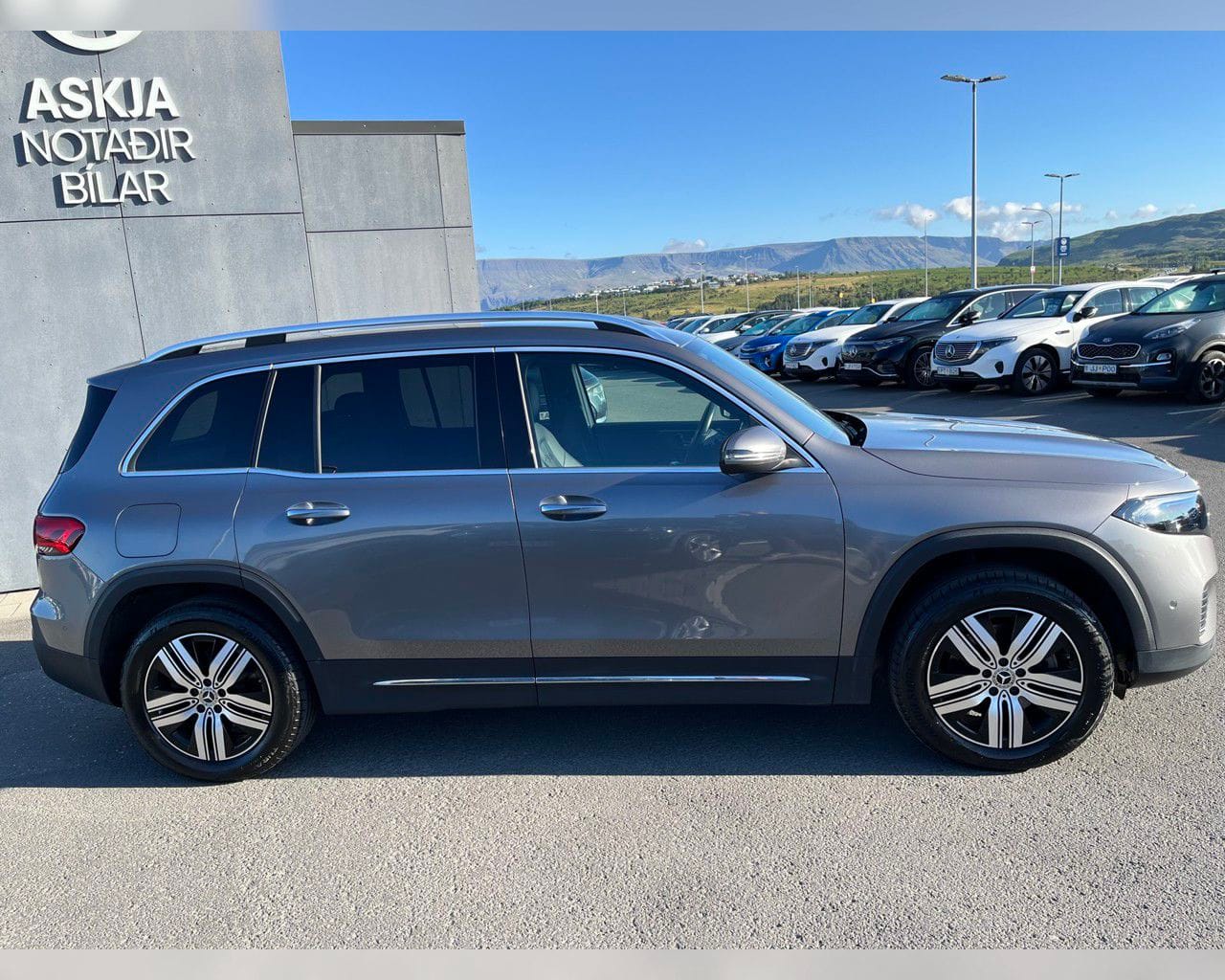 MERCEDES-BENZ EQB 300 4MATIC PROGRESSIVE
