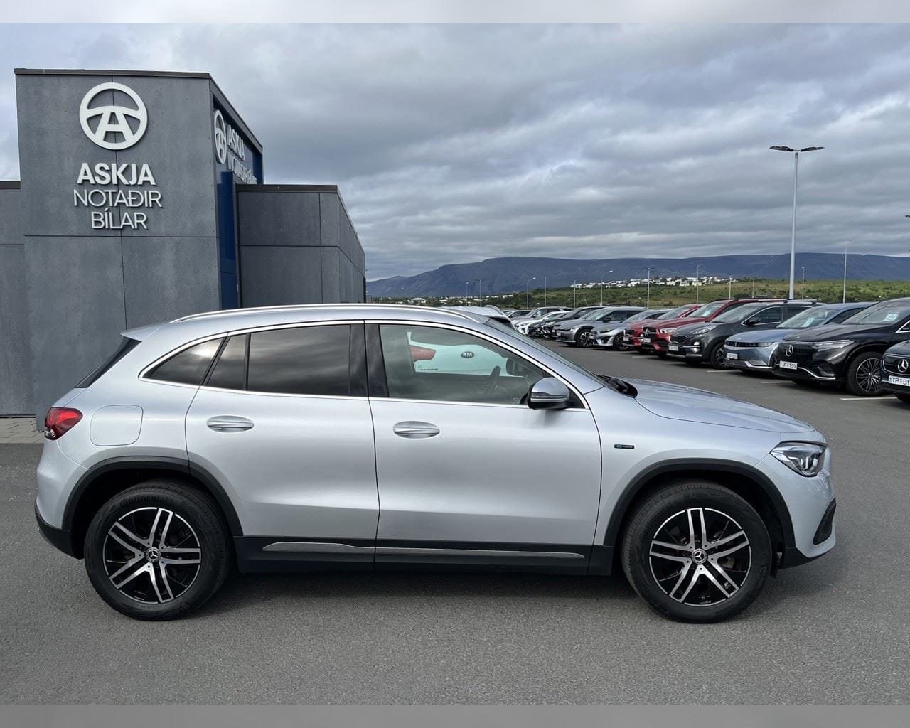 MERCEDES-BENZ GLA 250 E PROGRESSIVE