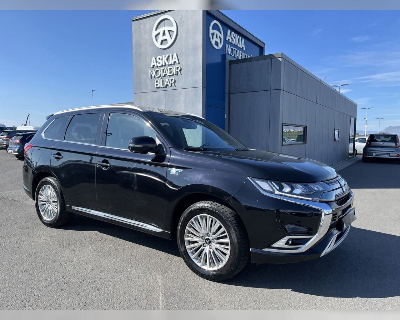 MITSUBISHI OUTLANDER PHEV