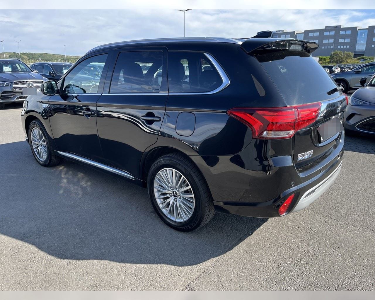 MITSUBISHI OUTLANDER PHEV
