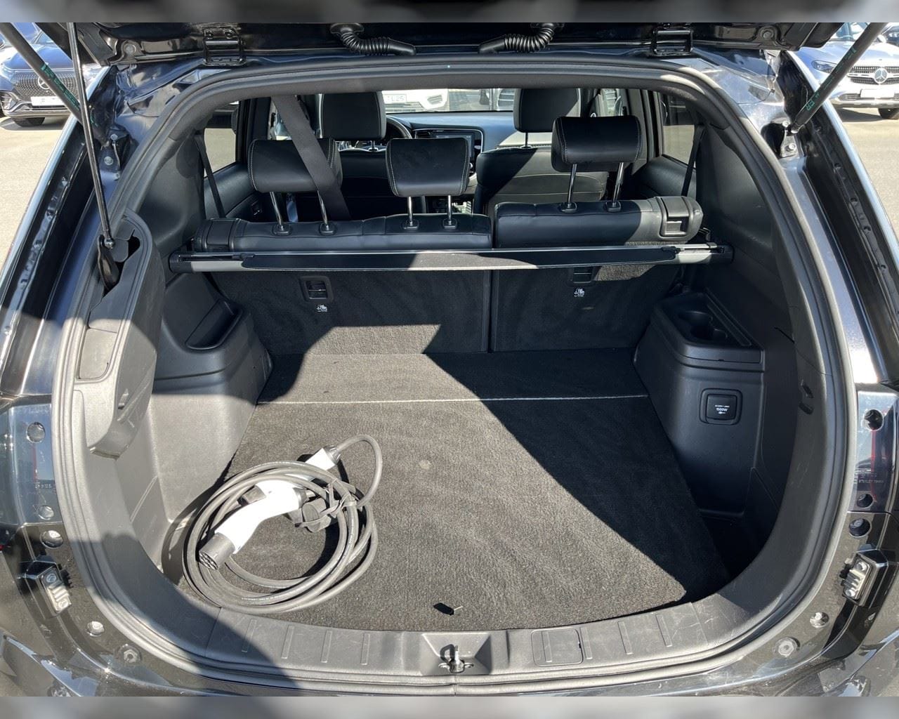 MITSUBISHI OUTLANDER PHEV
