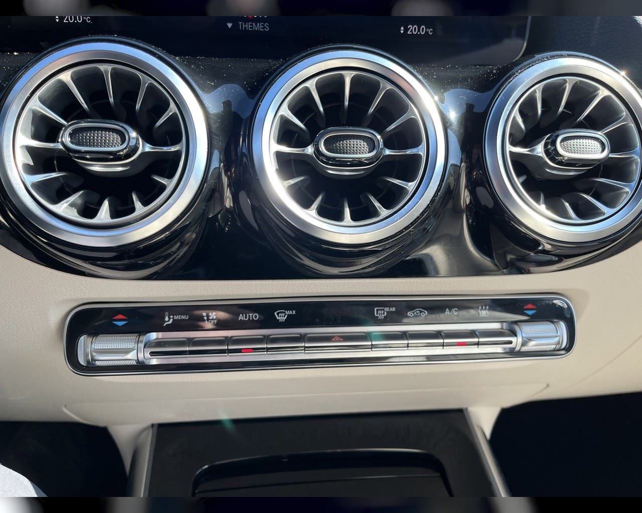MERCEDES-BENZ EQA 300 4MATIC PROGRESSIVE