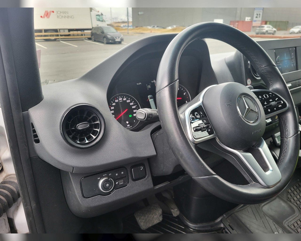MERCEDES-BENZ SPRINTER 519