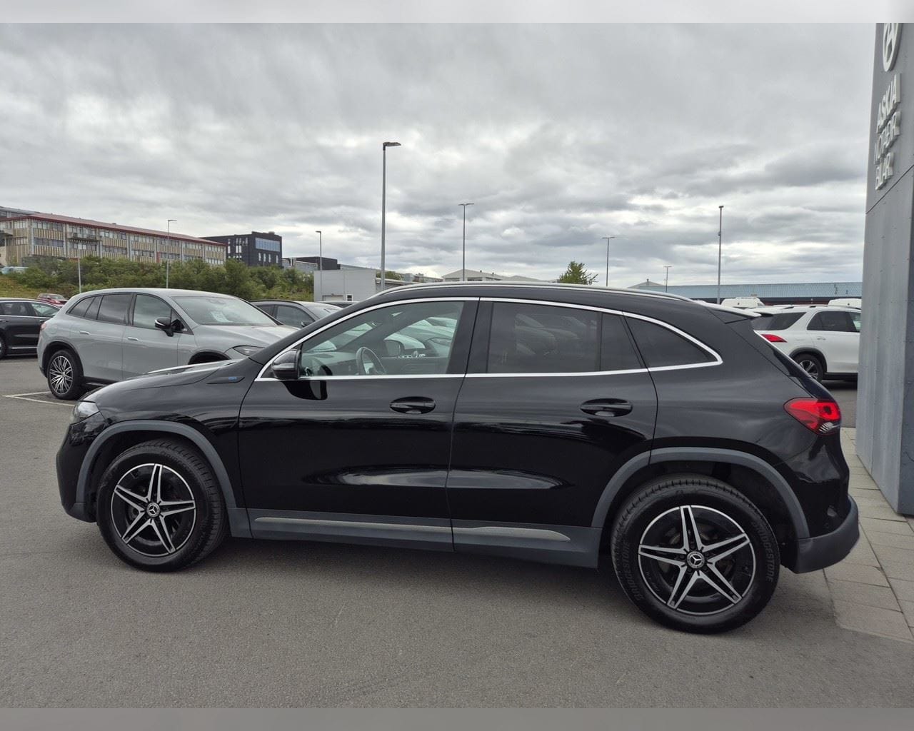 MERCEDES-BENZ EQA 250 AMG LINE