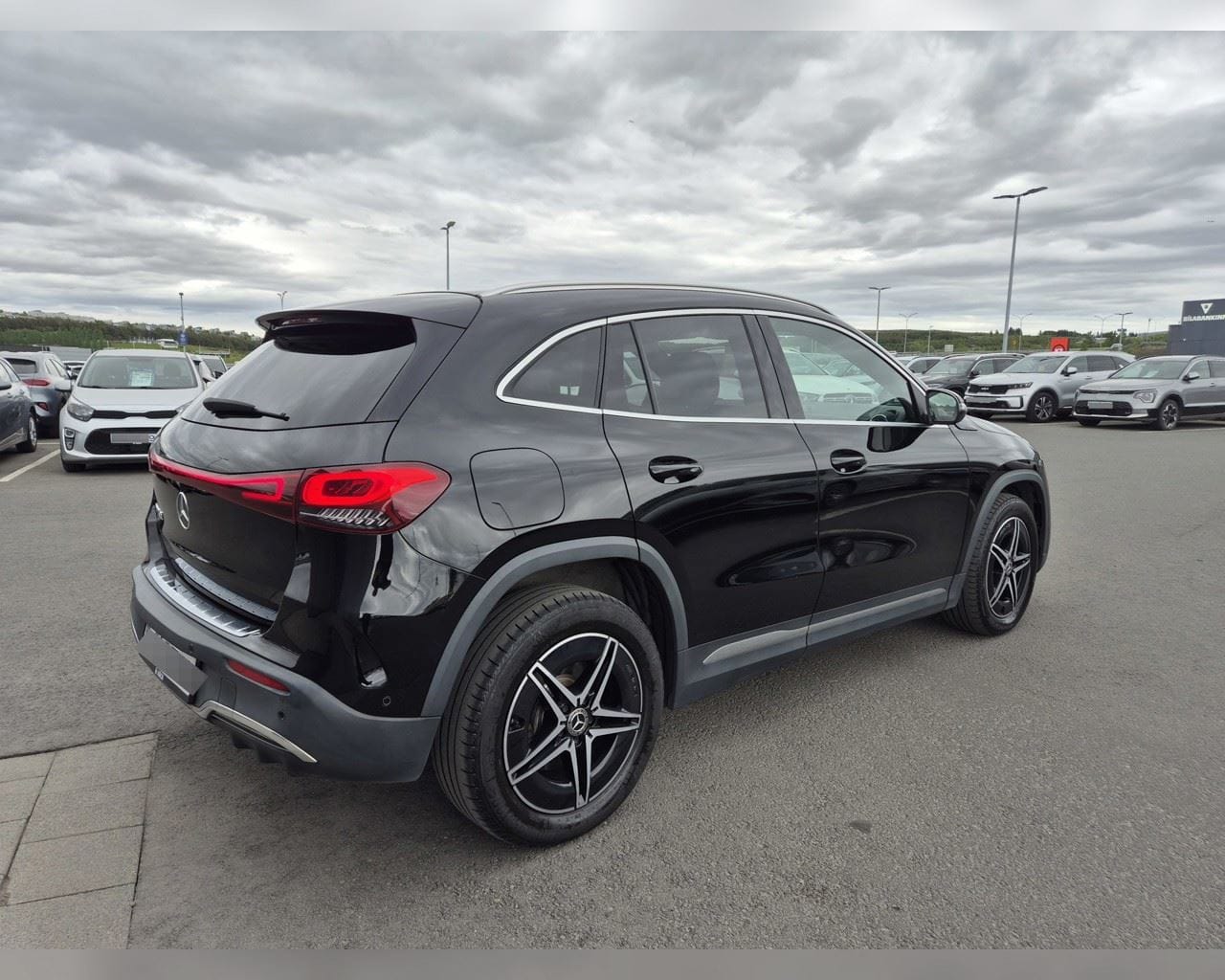 MERCEDES-BENZ EQA 250 AMG LINE