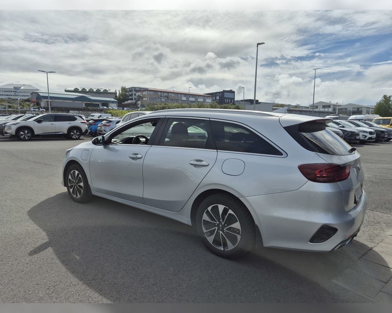 KIA CEED SW PHEV URBAN